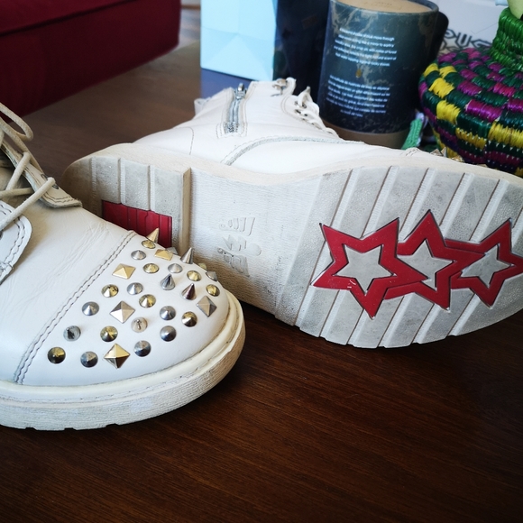 White studded Combat boots - Picture 4 of 6